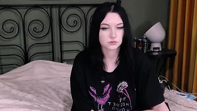 Snapshot of BlackyTea chatting on March 10, 1:01 am BlackyTea online show from March 10, 1:01 am