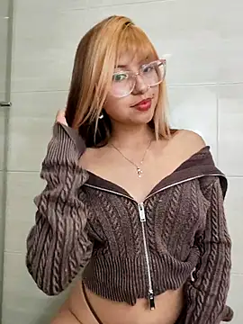 little mavi online show from October 16, 2:45 am