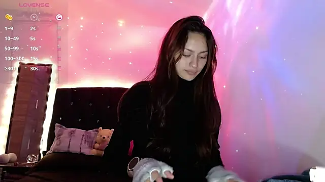 Snapshot of holy_juli chatting on January 27, 7:14 am holy juli online show from January 27, 7:14 am