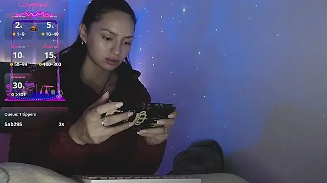 Snapshot of holy_juli chatting on February 27, 6:29 am holy juli online show from February 27, 6:29 am
