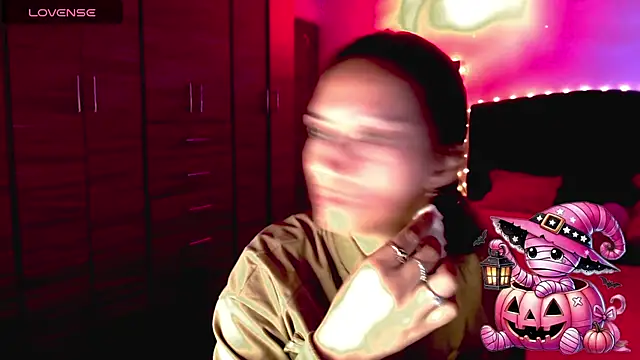 holy juli online show from October 24, 1:24 am