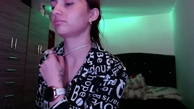 holy juli online show from June 11, 4:21 am