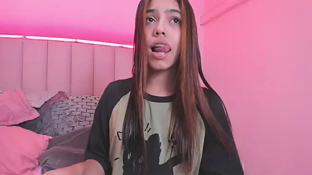 KellyOlsenbe online show from January 29, 8:25 pm