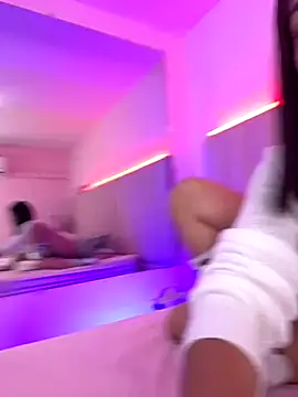 KellyOlsenbe online show from December 18, 10:05 pm