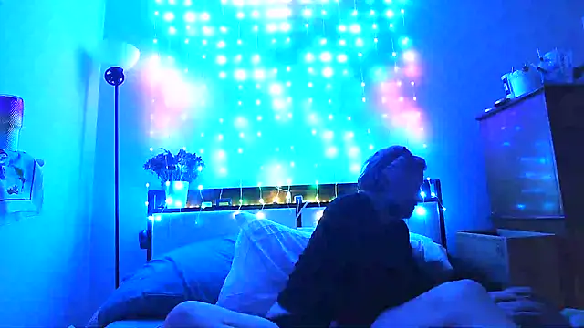 Snapshot of onlym4m chatting on December 17, 1:38 pm onlym4m online show from December 17, 1:38 pm