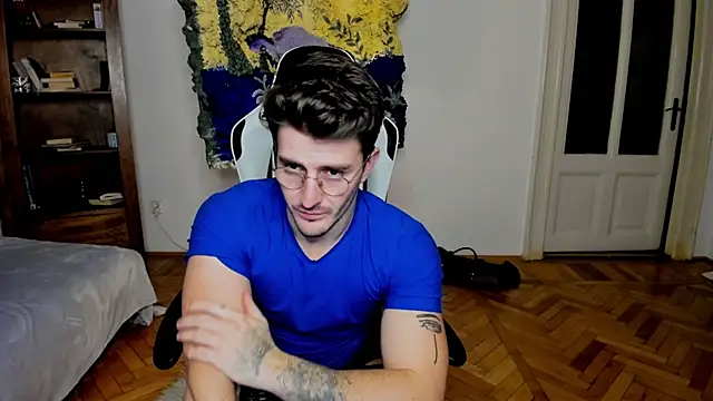 JulianDylan online show from January 23, 4:30 am