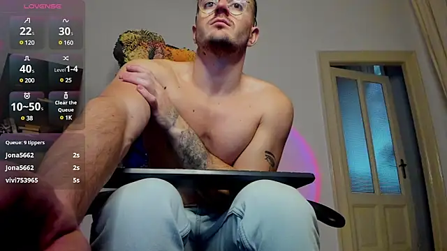 JulianDylan online show from January 25, 7:38 am