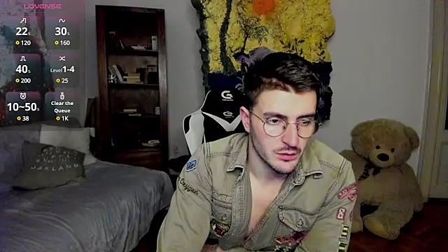 JulianDylan online show from February 8, 5:18 am