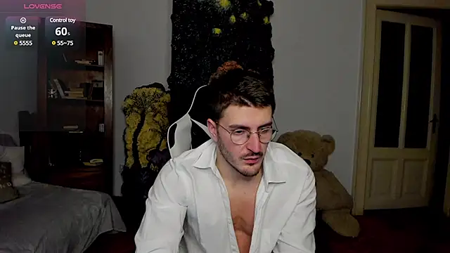 JulianDylan online show from February 11, 5:16 am