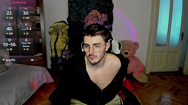 JulianDylan online show from February 13, 11:28 am