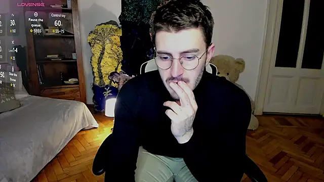 JulianDylan online show from February 18, 4:15 am