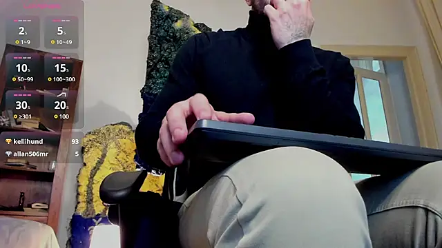 JulianDylan online show from February 18, 10:27 am