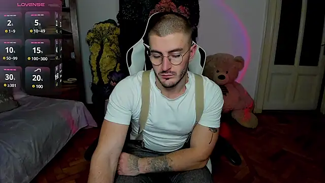 JulianDylan online show from February 22, 5:12 am