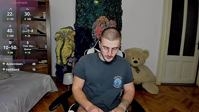 JulianDylan online show from February 23, 8:55 pm
