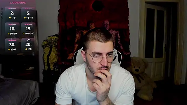 JulianDylan online show from March 5, 4:13 am
