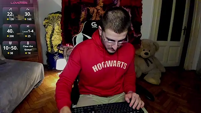JulianDylan online show from March 6, 4:30 am