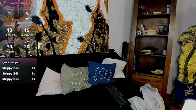 JulianDylan online show from March 17, 7:13 am