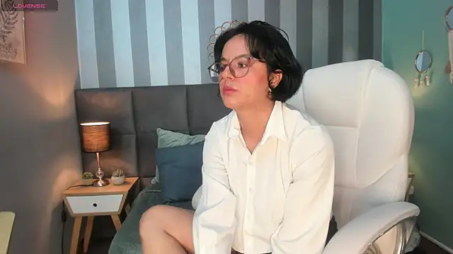 Snapshot of victoria_byte chatting on December 13, 1:33 pm victoria byte online show from December 13, 1:33 pm