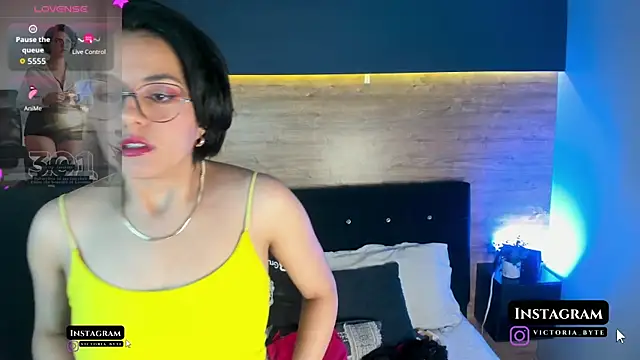 Snapshot of victoria_byte chatting on September 22, 8:33 pm victoria byte online show from September 22, 8:33 pm