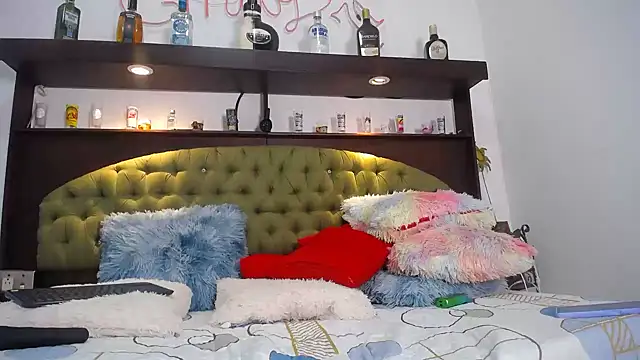 Snapshot of EMILY_ROUSSE71 chatting on March 2, 12:32 pm EMILY ROUSSE71 online show from March 2, 12:32 pm