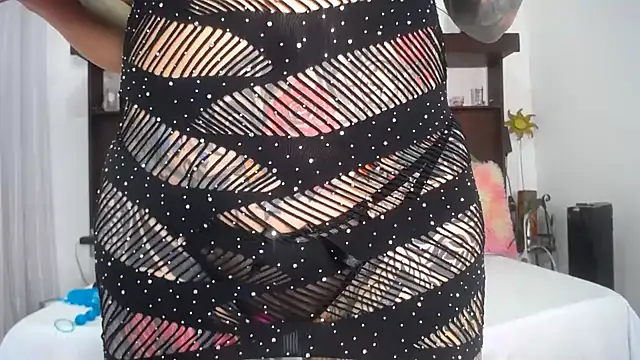 Snapshot of EMILY_ROUSSE71 chatting on March 10, 4:17 am EMILY ROUSSE71 online show from March 10, 4:17 am