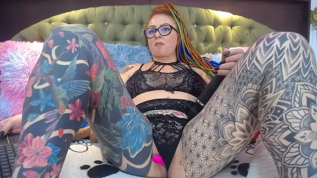 Snapshot of EMILY_ROUSSE71 chatting on March 14, 2:20 am EMILY ROUSSE71 online show from March 14, 2:20 am