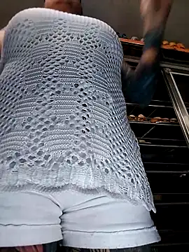 Snapshot of EMILY_ROUSSE71 chatting on September 15, 9:15 pm EMILY ROUSSE71 online show from September 15, 9:15 pm