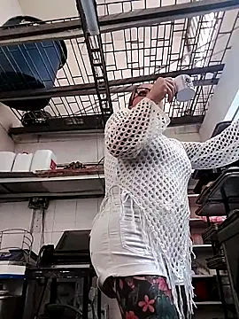 Snapshot of EMILY_ROUSSE71 chatting on September 29, 9:08 pm EMILY ROUSSE71 online show from September 29, 9:08 pm