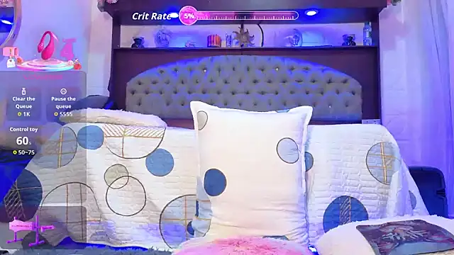 Snapshot of EMILY_ROUSSE71 chatting on October 28, 8:33 pm EMILY ROUSSE71 online show from October 28, 8:33 pm