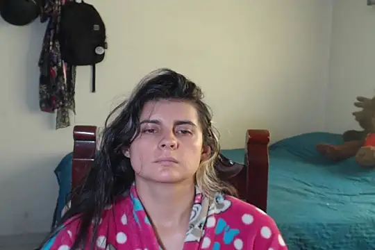 Snapshot of samanta_rosas1 chatting on December 18, 7:52 pm samanta rosas1 online show from December 18, 7:52 pm