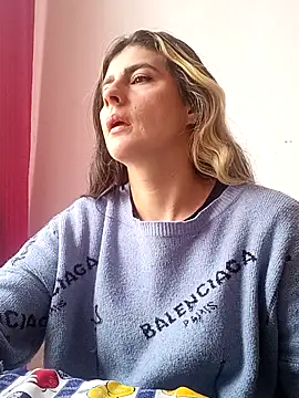 Snapshot of samanta_rosas1 chatting on September 9, 1:32 pm samanta rosas1 online show from September 9, 1:32 pm
