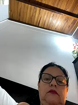 Snapshot of Sharongirl07 chatting on October 17, 12:36 am Sharongirl07 online show from October 17, 12:36 am