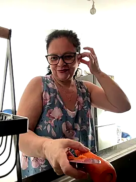 Snapshot of Sharongirl07 chatting on October 28, 12:30 pm Sharongirl07 online show from October 28, 12:30 pm