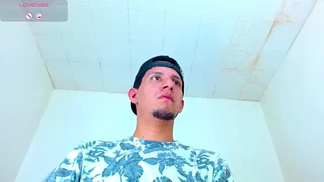 Snapshot of kevin__fox_ chatting on October 2, 7:10 pm kevin fox online show from October 2, 7:10 pm