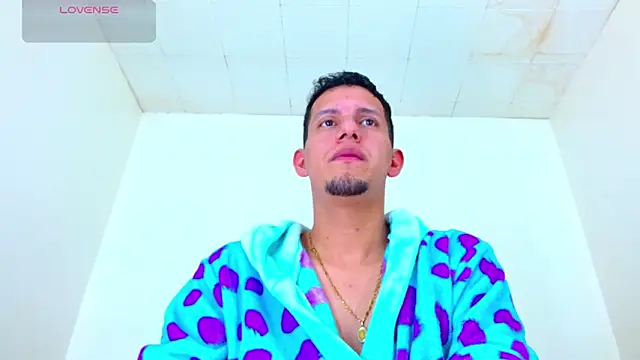 Snapshot of kevin__fox_ chatting on October 14, 7:14 pm kevin fox online show from October 14, 7:14 pm