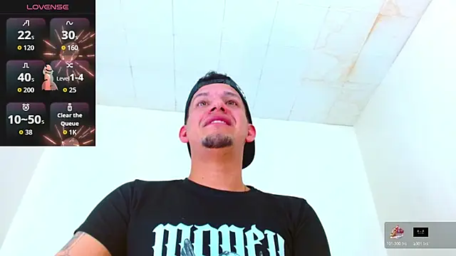 Snapshot of kevin__fox_ chatting on October 29, 7:15 pm kevin fox online show from October 29, 7:15 pm