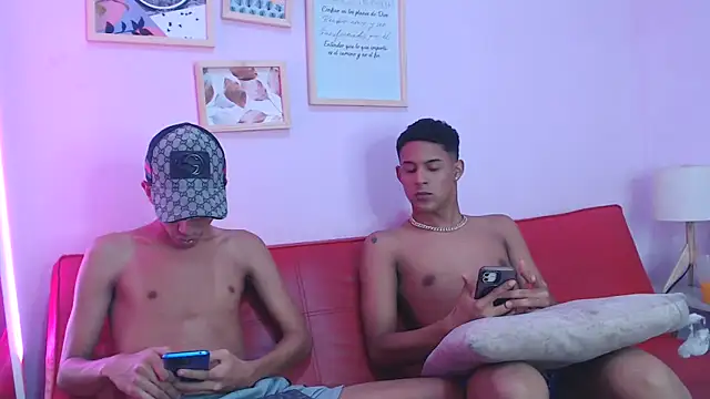 Snapshot of SEXY_BOYS_HELL chatting on January 14, 12:03 pm SEXY BOYS HELL online show from January 14, 12:03 pm