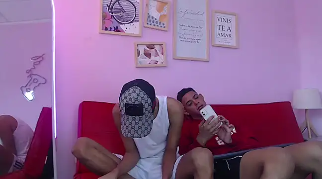 Snapshot of SEXY_BOYS_HELL chatting on February 7, 1:43 pm SEXY BOYS HELL online show from February 7, 1:43 pm