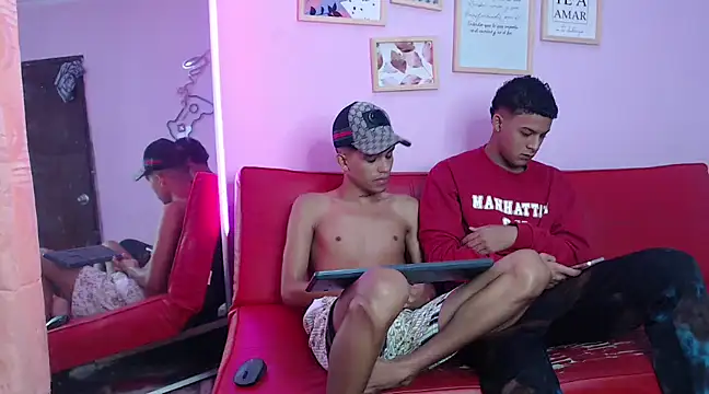 Snapshot of SEXY_BOYS_HELL chatting on February 15, 12:11 pm SEXY BOYS HELL online show from February 15, 12:11 pm