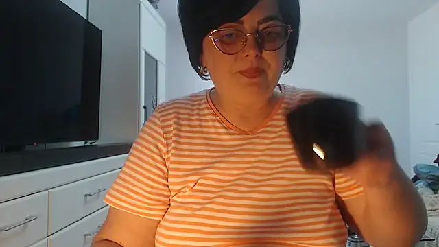 Amandamuller1982 online show from April 25, 11:46 am