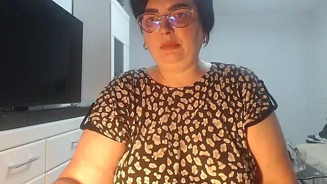 Amandamuller1982 online show from April 28, 7:52 pm