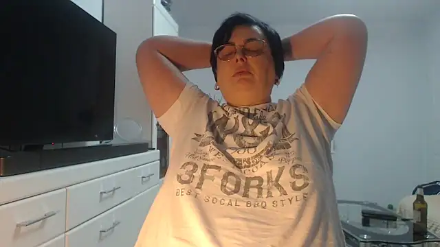 Amandamuller1982 online show from May 3, 10:16 pm