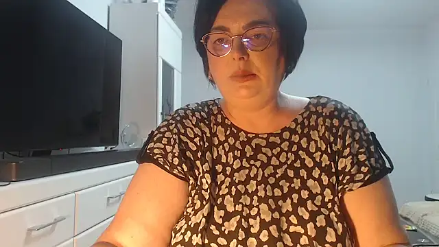 Amandamuller1982 online show from May 6, 8:47 pm