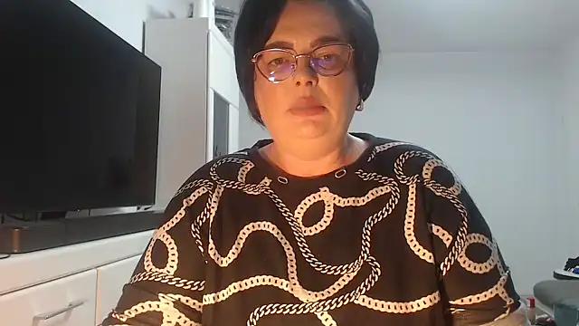 Amandamuller1982 online show from May 12, 9:23 pm