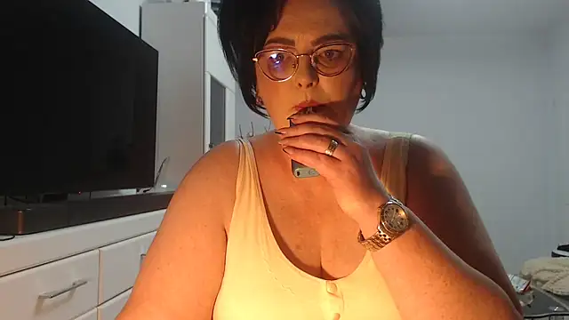 Amandamuller1982 online show from May 14, 10:27 pm