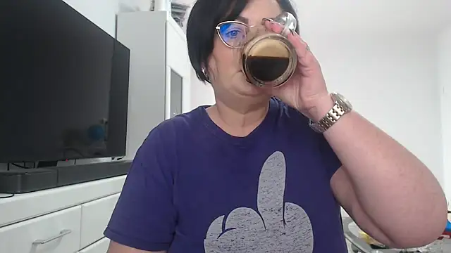 Amandamuller1982 online show from May 18, 7:58 am