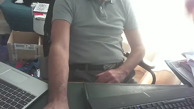 shyfrenchcock1 online show from October 6, 8:12 am