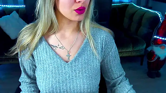 Snapshot of SashaBloom__ chatting on December 26, 1:10 pm SashaBloom online show from December 26, 1:10 pm