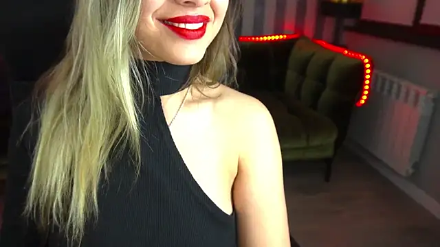 Snapshot of SashaBloom__ chatting on February 7, 11:55 pm SashaBloom online show from February 7, 11:55 pm