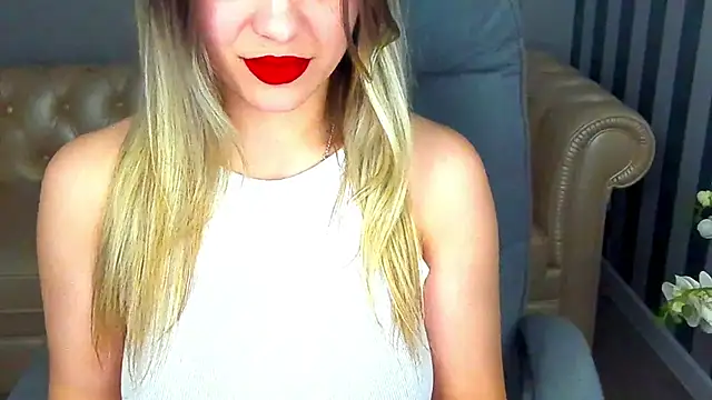 Snapshot of SashaBloom__ chatting on February 23, 1:53 pm SashaBloom online show from February 23, 1:53 pm
